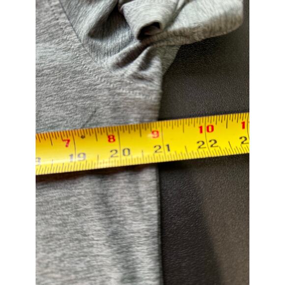 Vuori Strato Tech Tee Shirt Short Sleeve Crewneck Heather Green Gray Size Medium - Picture 10 of 11